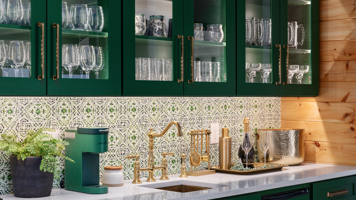 Wet bar with green and gold accents