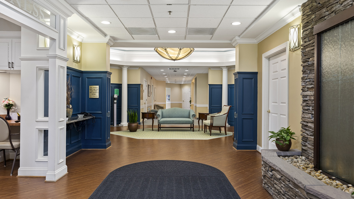 Lobby entry way with seating and waterfall treatment